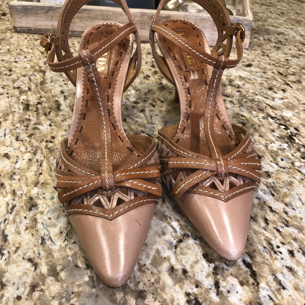 RARE‼️ Prada Laser Cut Ankle Strap Pumps in Tan Leather 37.5 - Picture 3 of 12